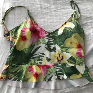 🌸 KJ floral scoop back top!